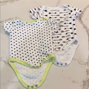 Short sleeve onesies